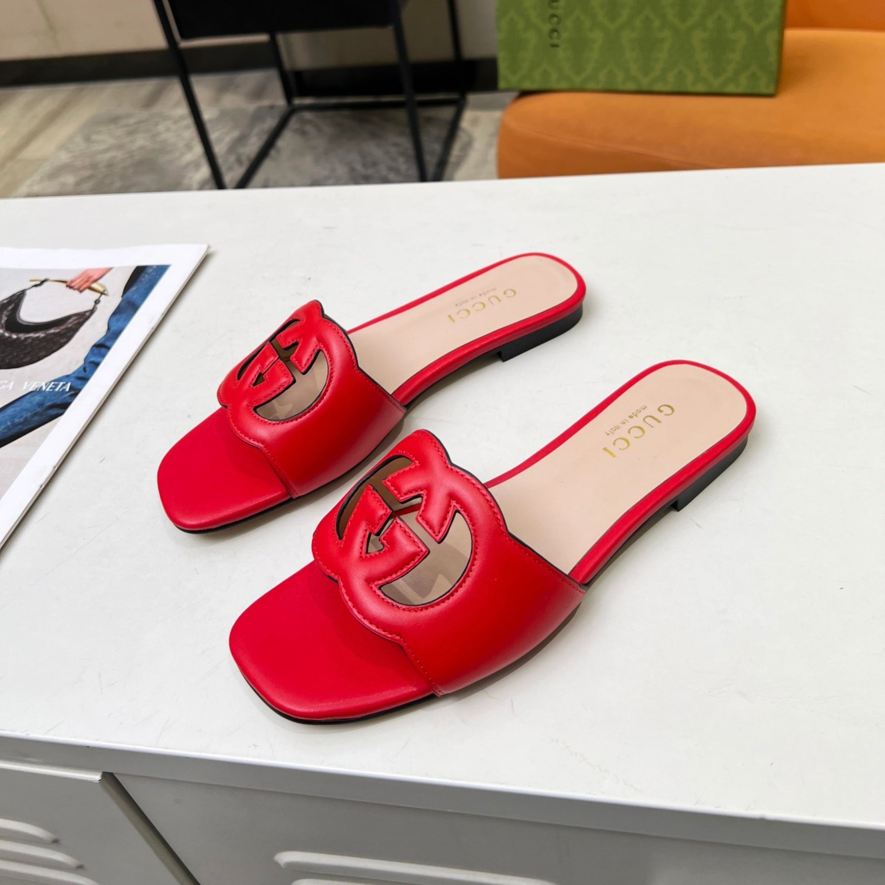 Sandália GG de couro com Interlocking GG Vermelha