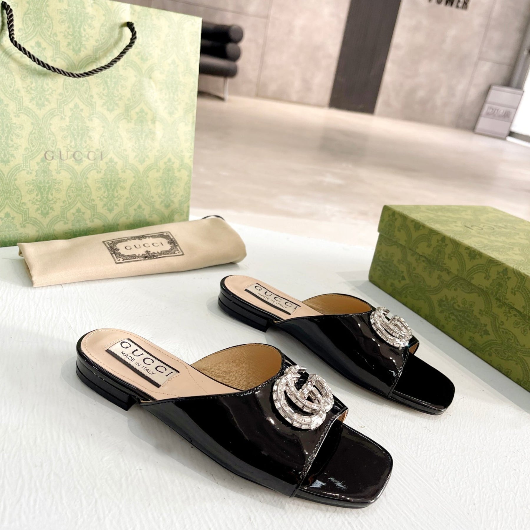 Sandália GG flat com Double GG Preto