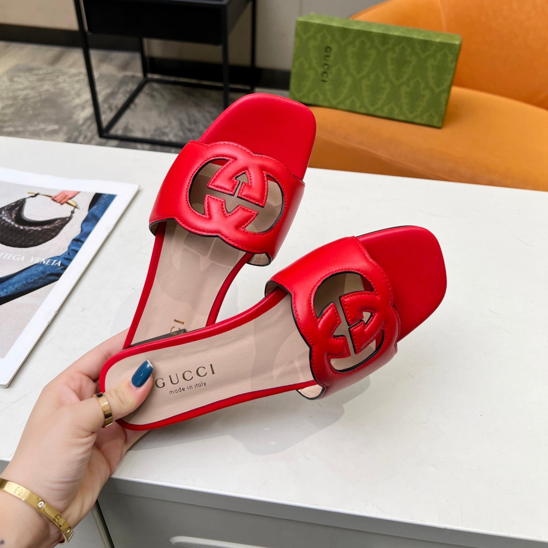 Sandália GG de couro com Interlocking GG Vermelha