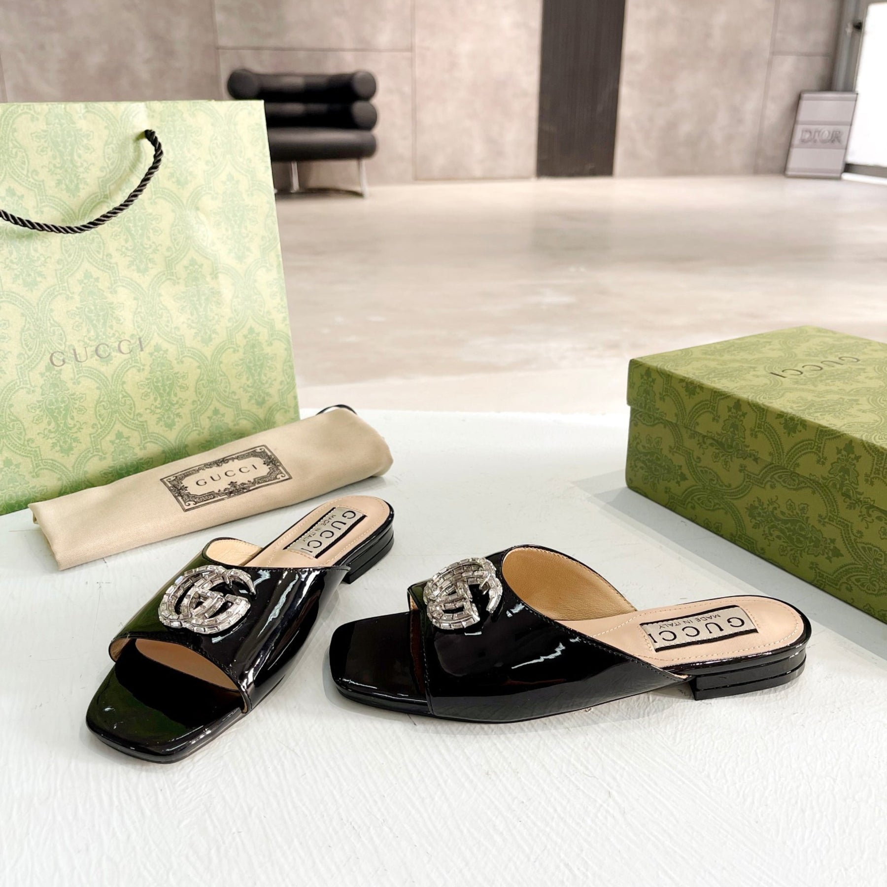 Sandália GG flat com Double GG Preto