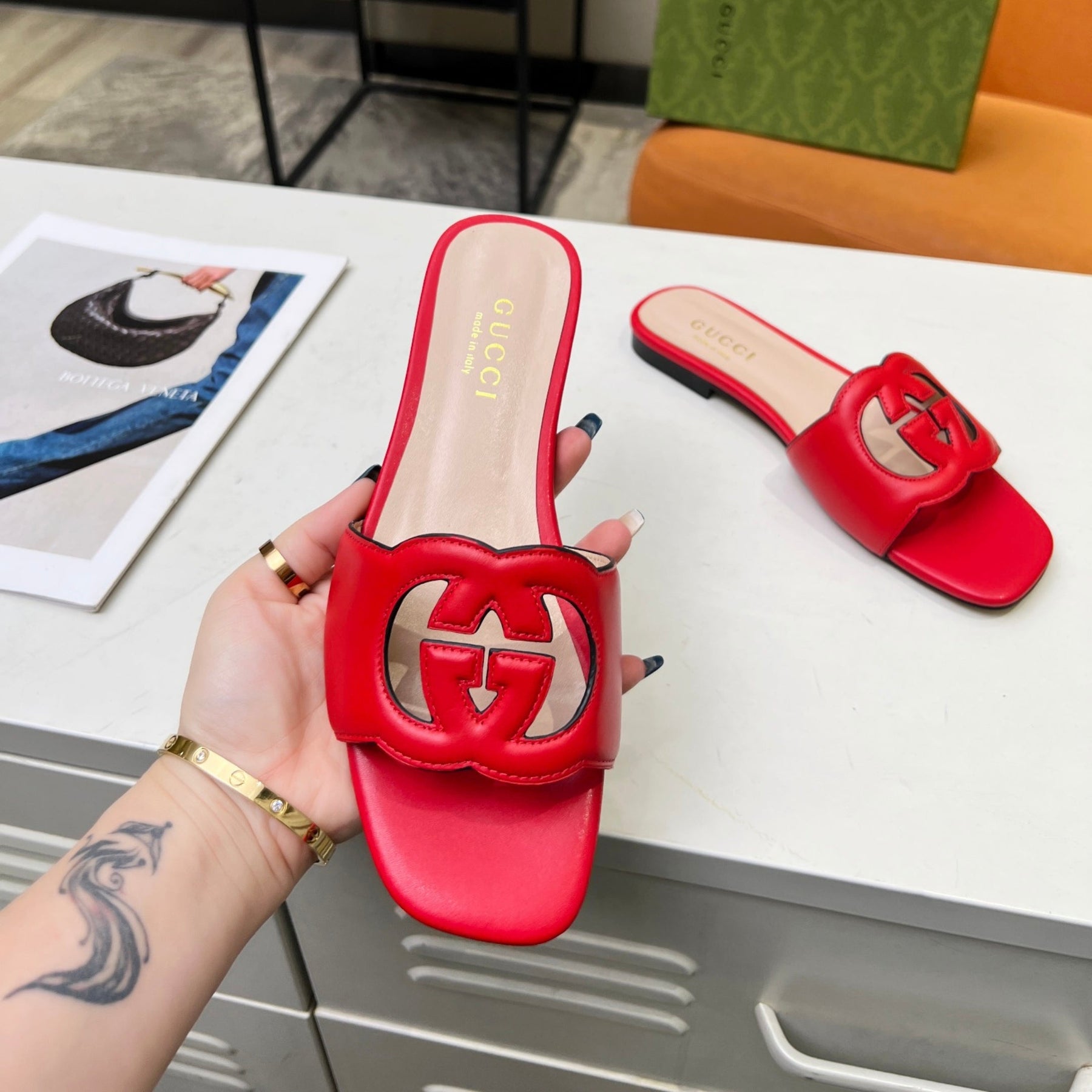 Sandália GG de couro com Interlocking GG Vermelha
