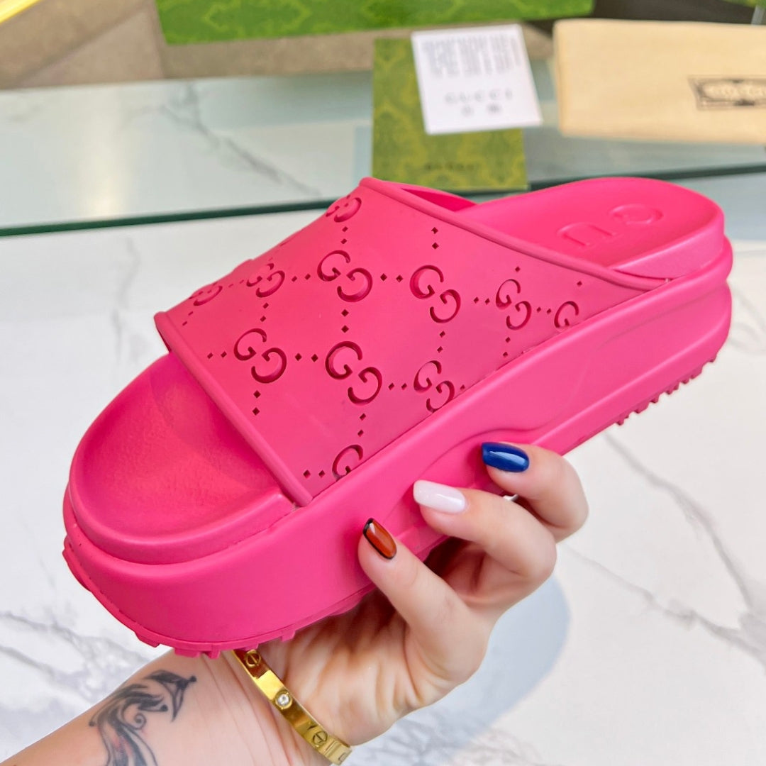 GG Pink Canvas Slide Flip Flops Details
