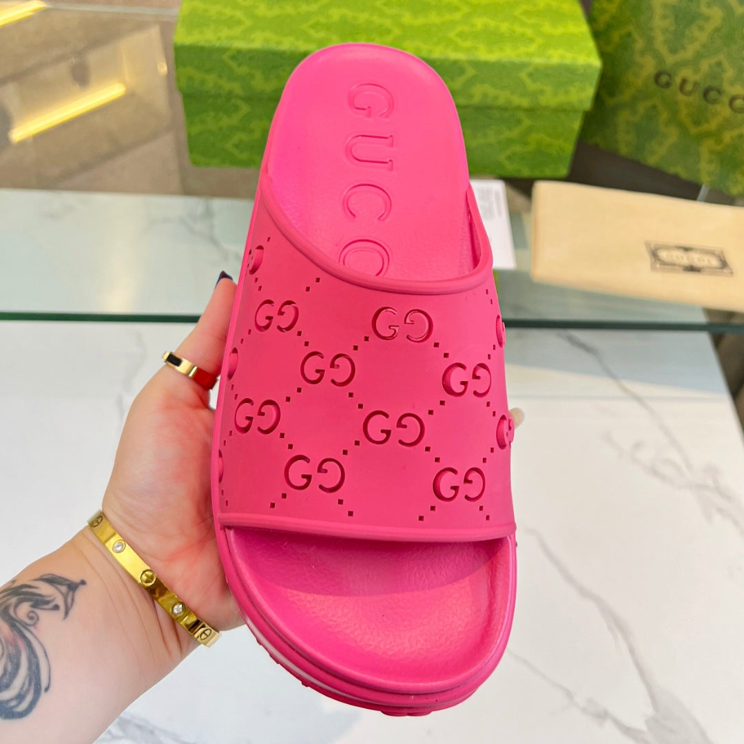 GG Pink Canvas Slide Flip Flops Details