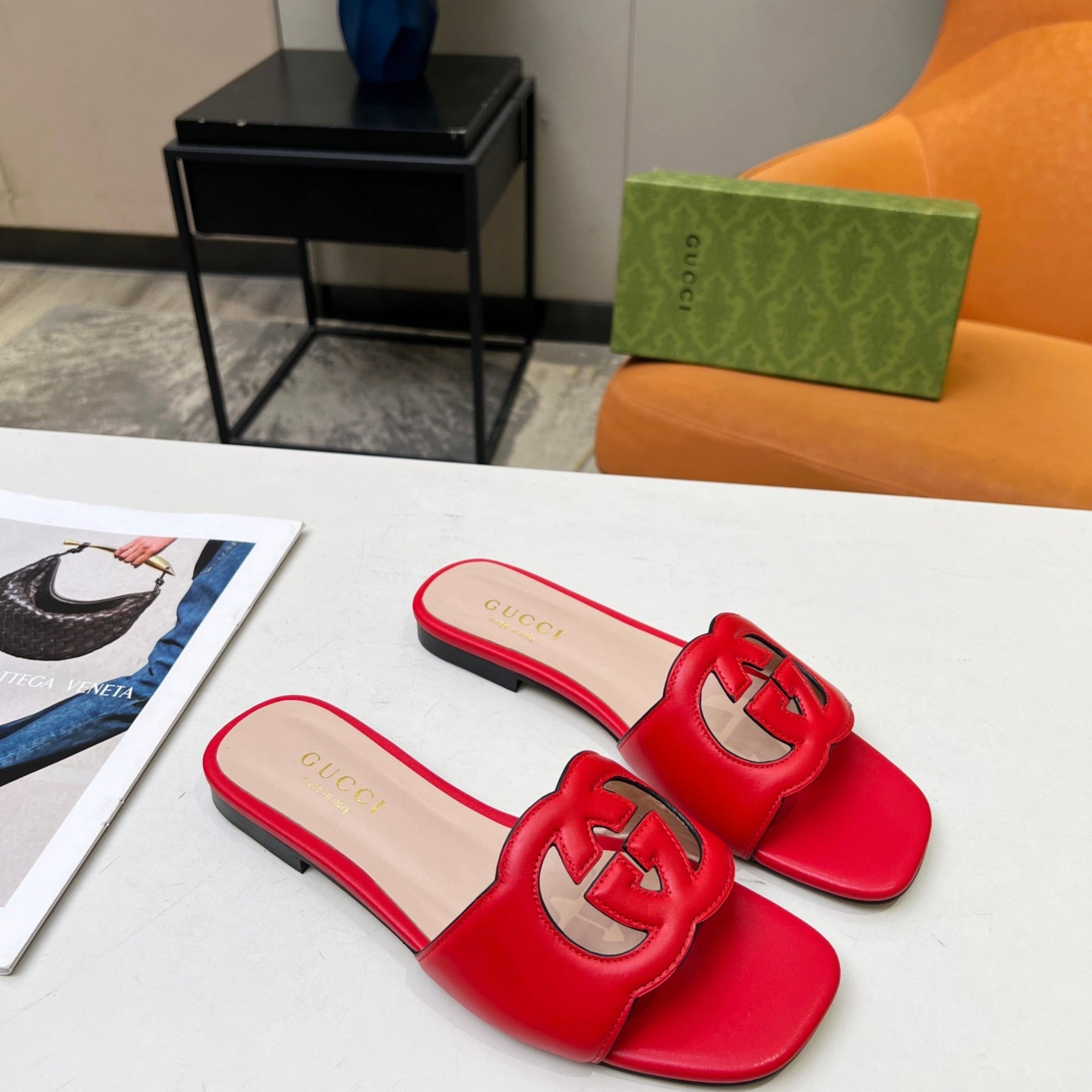 Sandália GG de couro com Interlocking GG Vermelha