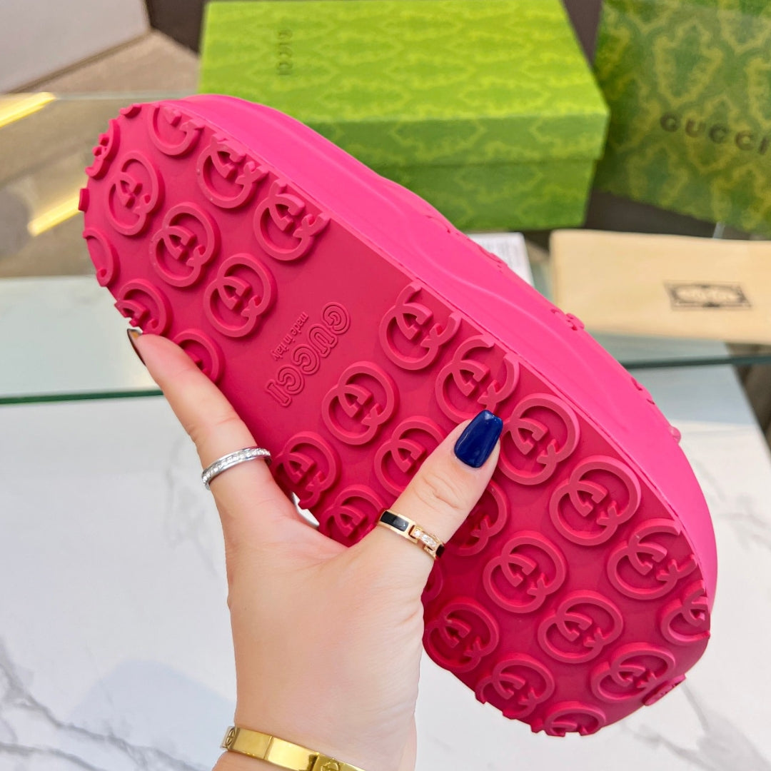 GG Pink Canvas Slide Flip Flops Details