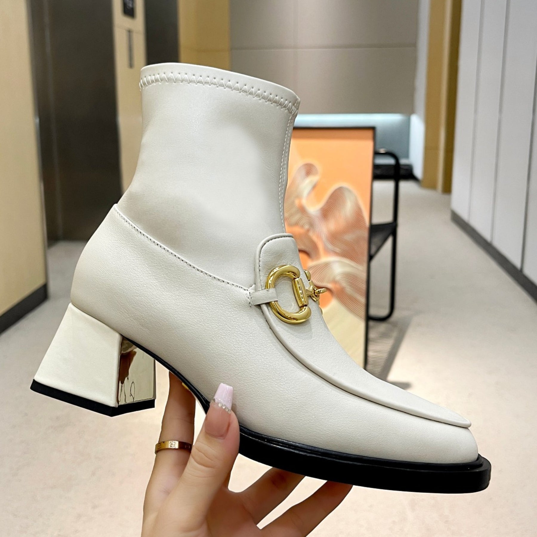 GG boot with horsebit detail and 55mm heel in white