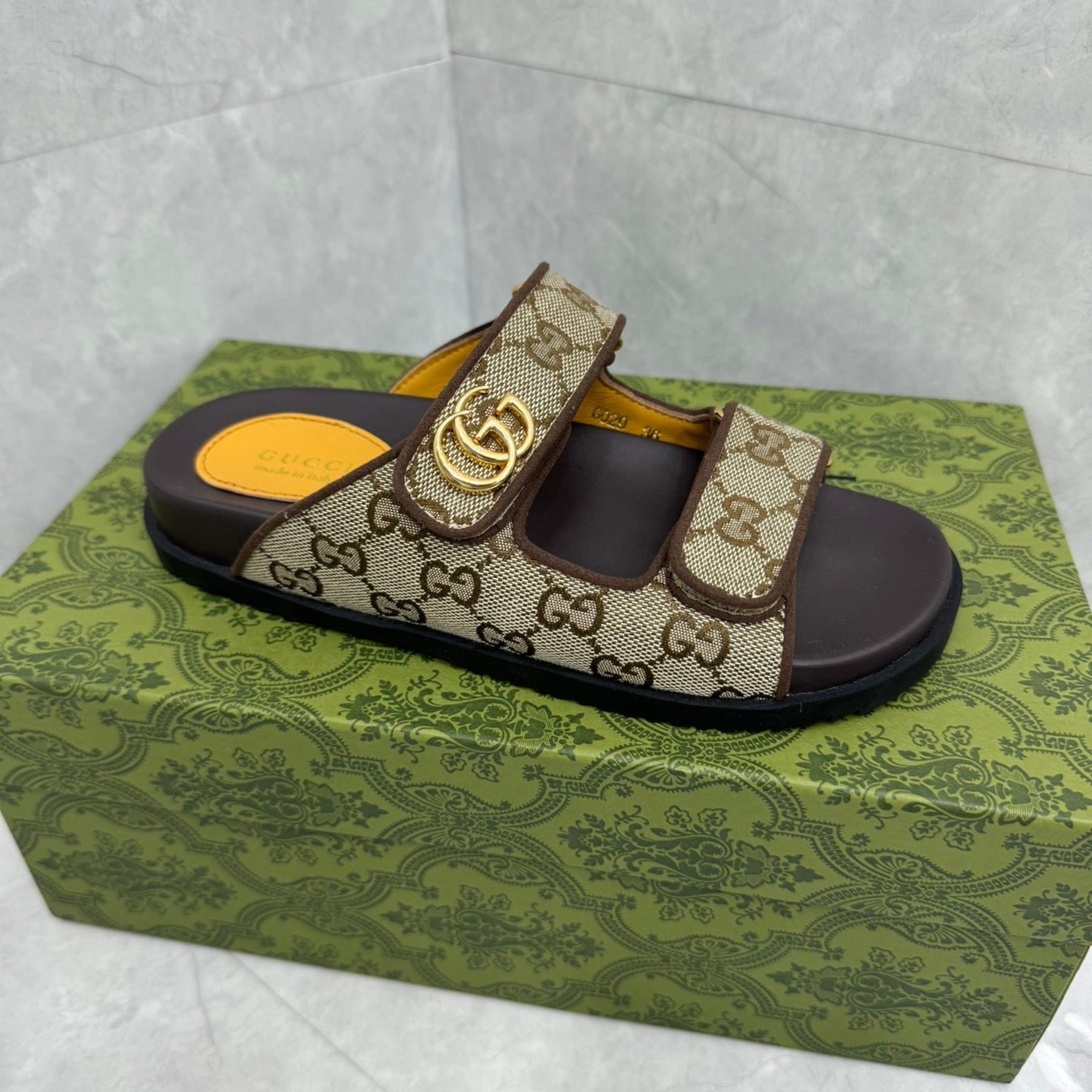 Sandália GG Slider com Double Bege com preto