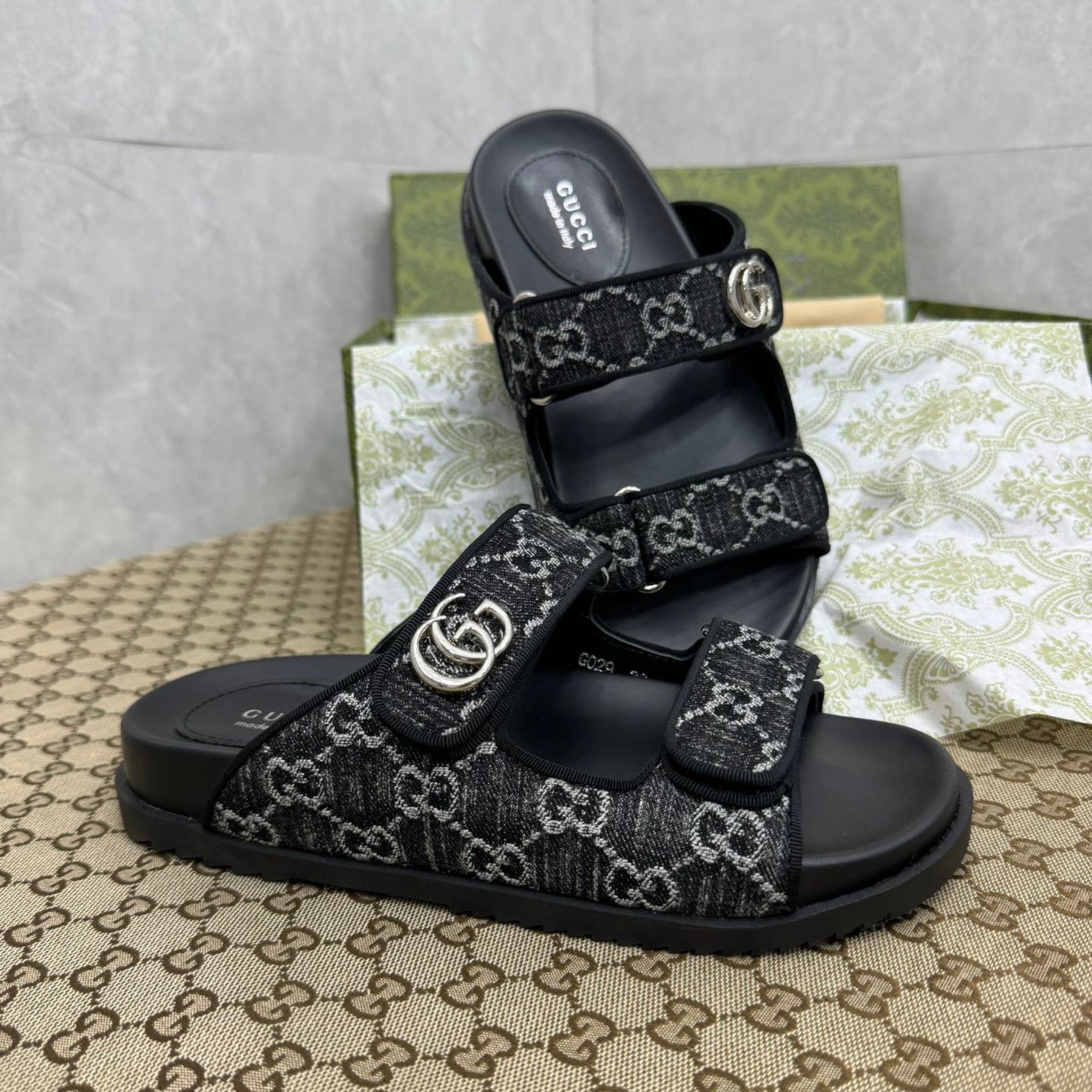 GG Slider Sandal with Double in black with gray details