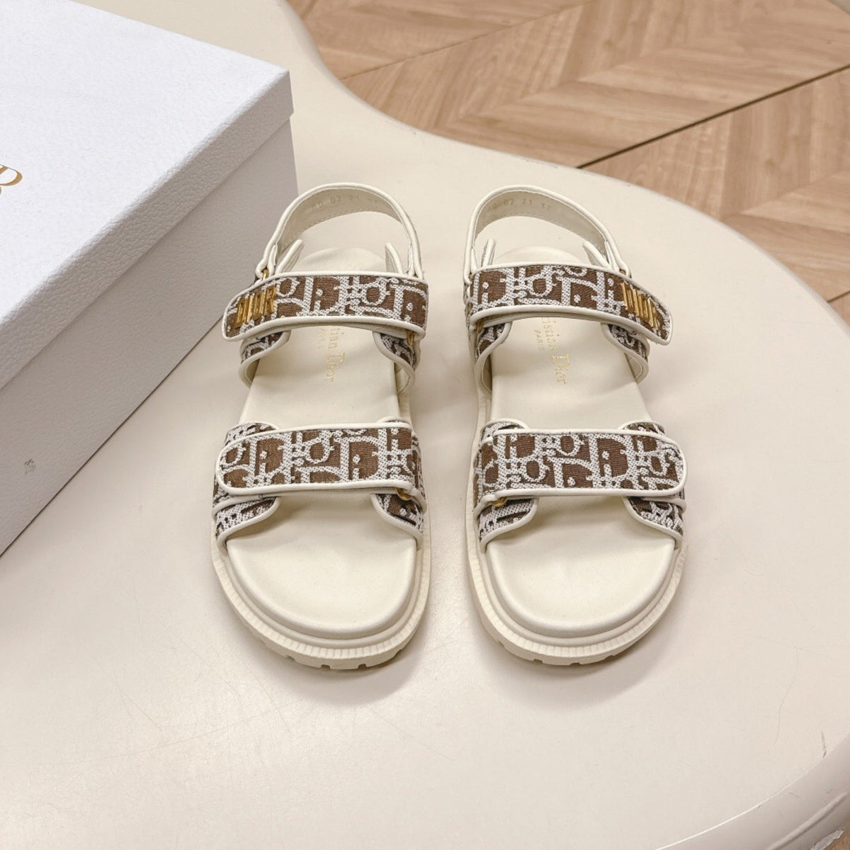 Dio Dioract White and Brown Sandal