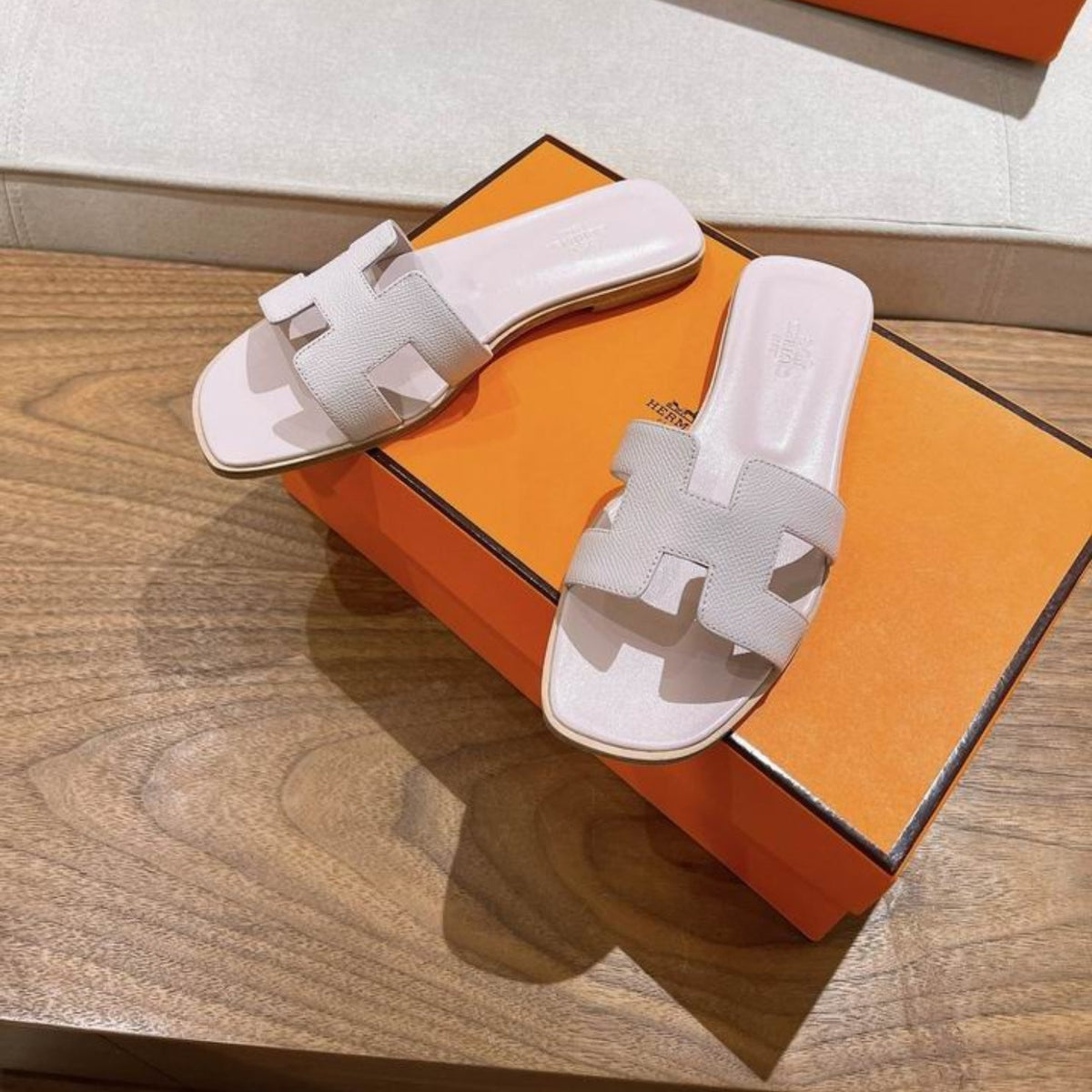 HRMS Oran Off White Sandal