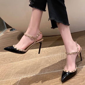 VLT Black Leather Pumps with 9cm Heel Details