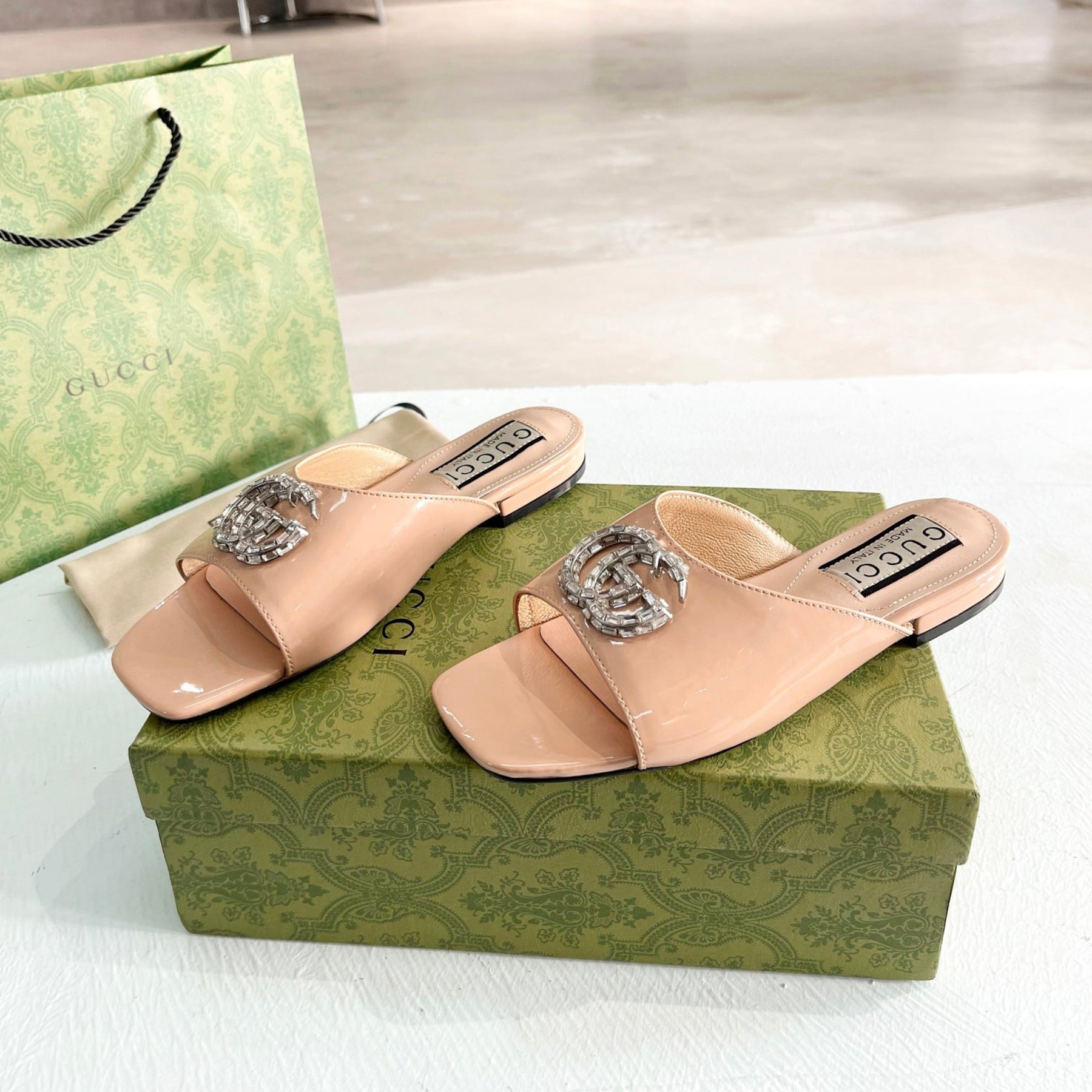 Beige GG flat sandal with Double GG